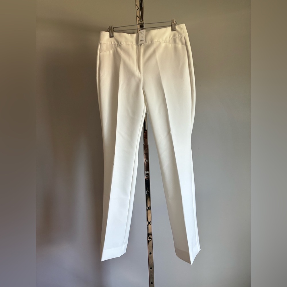 WHBM.. THE SLIM BOOT PANT 
SIZE:4S 
COLOR::Ecru